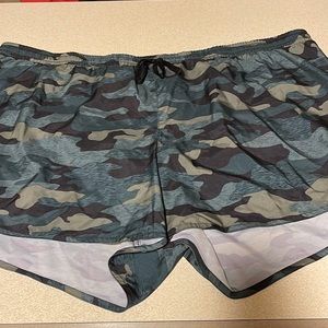 Old Navy Active Camo Shorts XXL